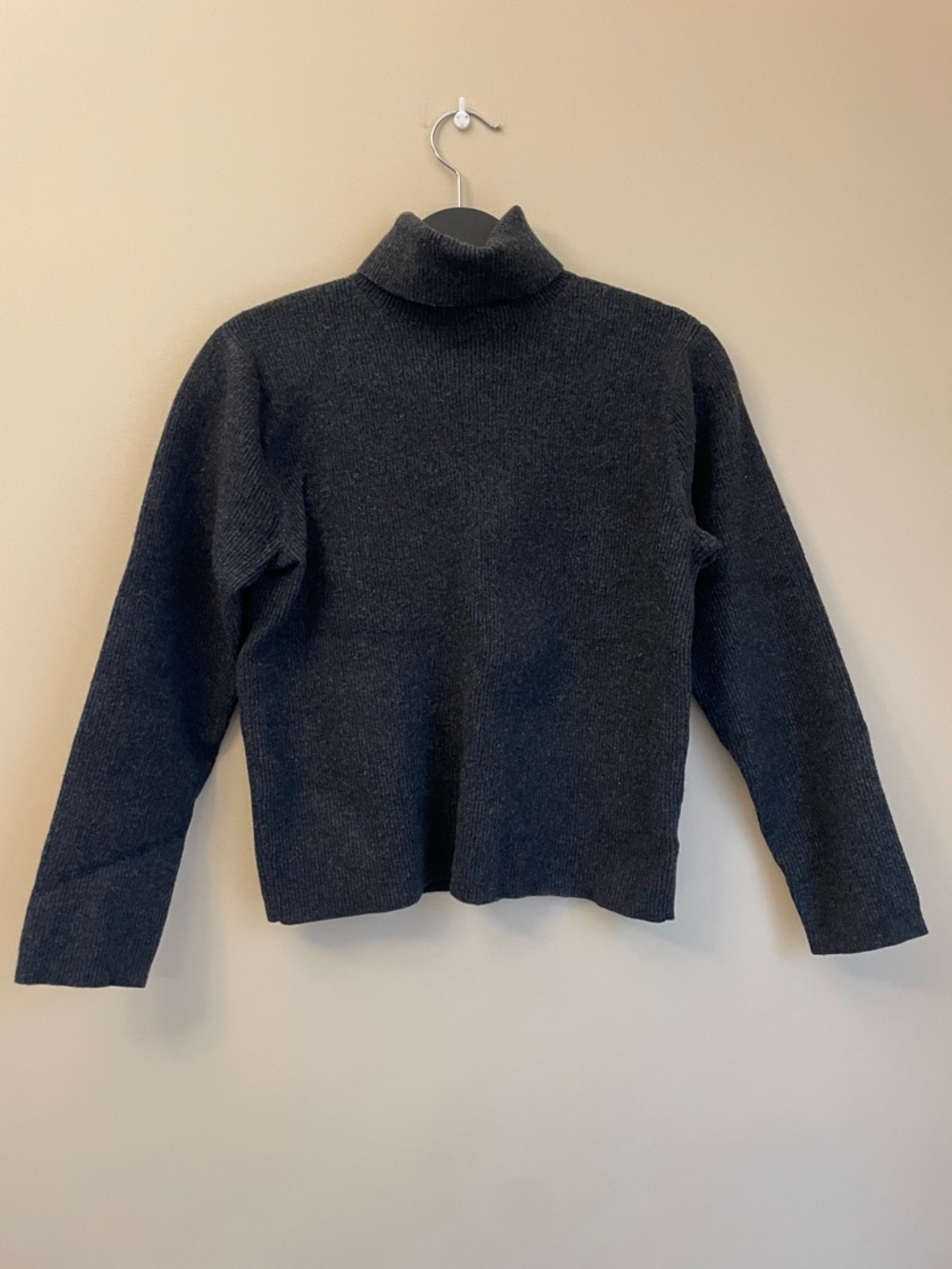 Club Monaco Wool Classic Grey Turtleneck Sweater Size M